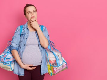 Pregnancy Outfits For Airport