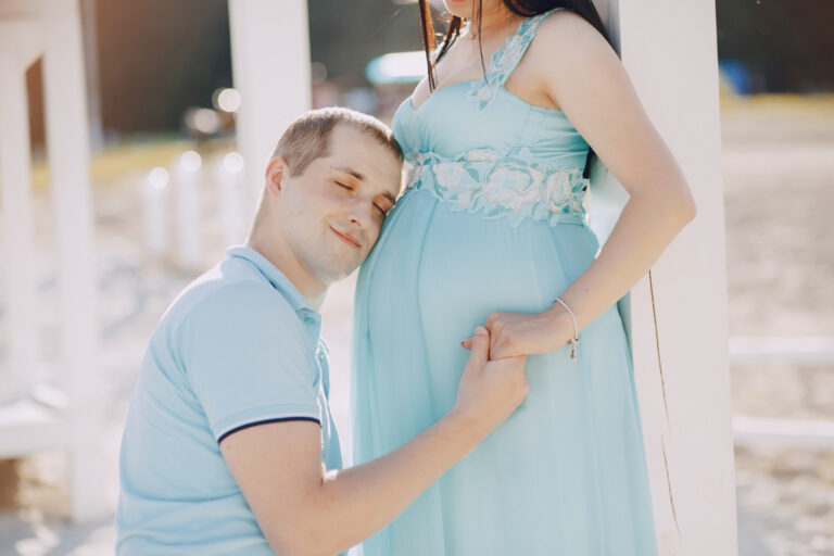 Pregnancy Outfits For Anniversary