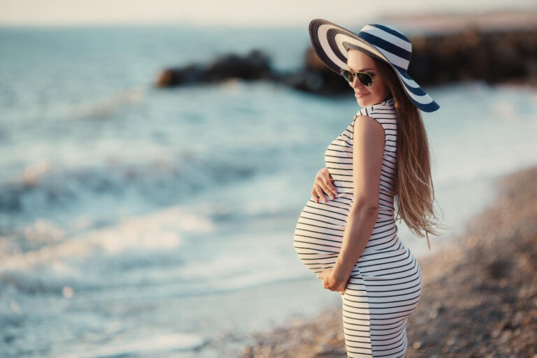 Pregnancy Outfits For Beach