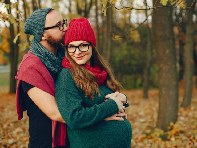Pregnancy Outfits For Cold Weather