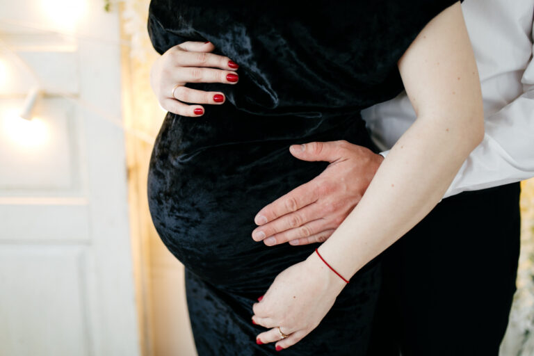 Pregnancy Outfits For Dinner Date