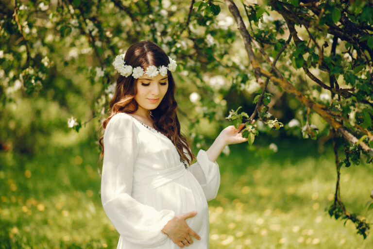 Pregnancy Outfits For Festival