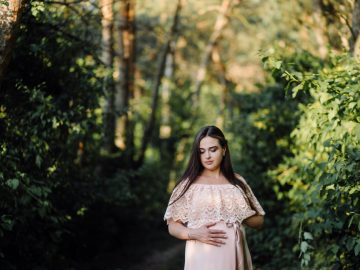 10 Awesome Indian Function Outfits to Flaunt Your Baby Bump in Style