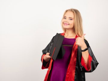 10 Stunning Pregnancy Outfits That Shine on Graduation Day
