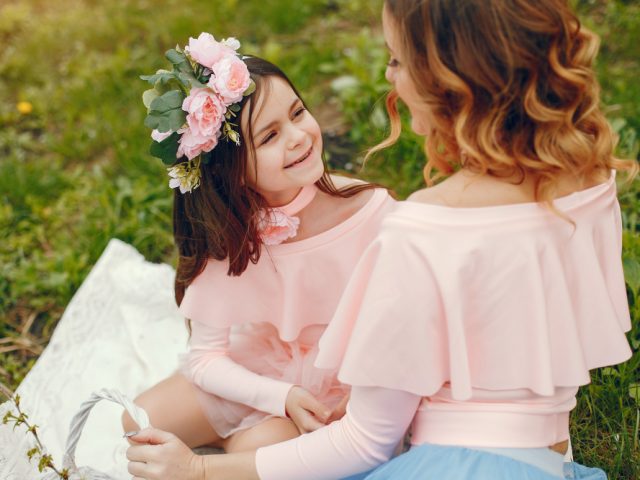 10 Fun Pregnancy Outfits to Rock at Kids Parties