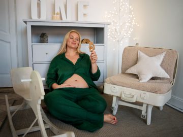 10 Stunning Night-out Pregnancy Outfits That Turn Heads