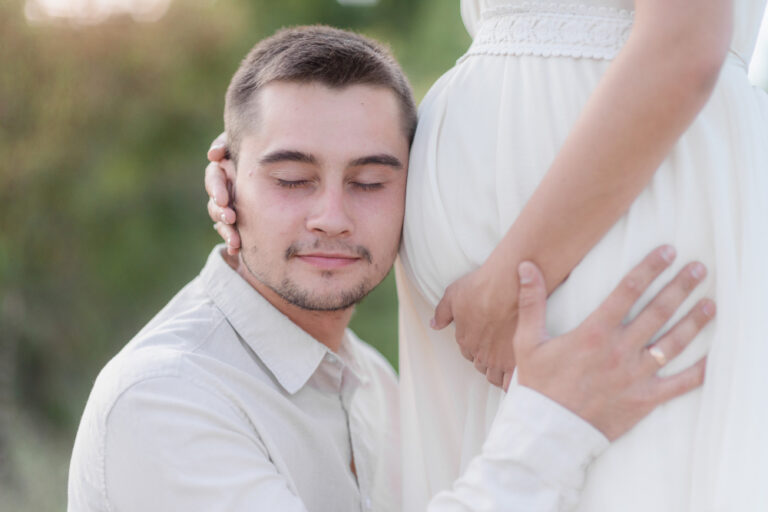 Pregnancy Outfits for Wedding