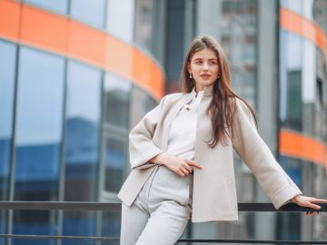 10 Chic Business Casual Outfits for Women to Elevate Office Style