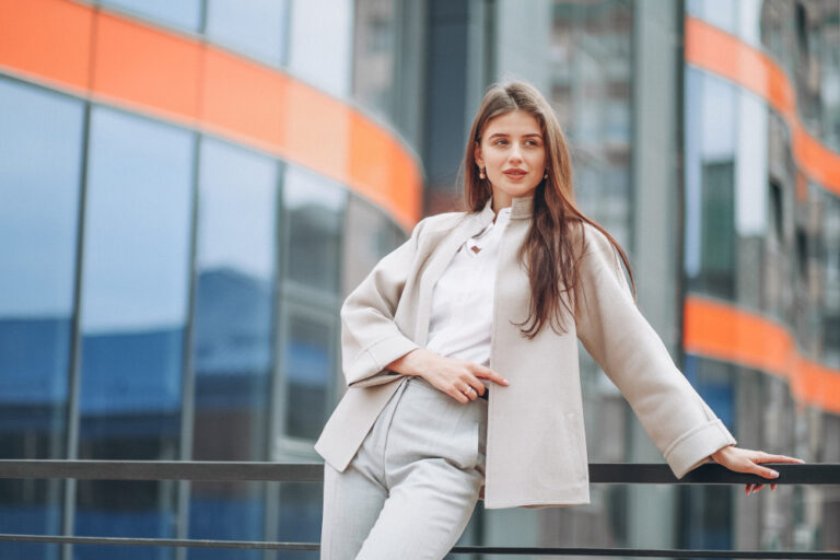 10 Chic Business Casual Outfits for Women to Elevate Office Style