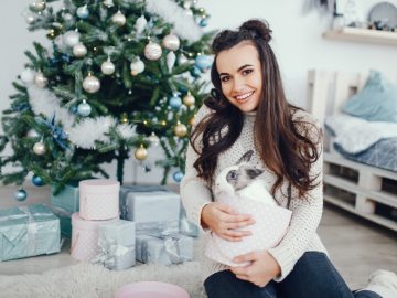 Top 10 Christmas Gifts for Expecting Moms [Festive Delights]