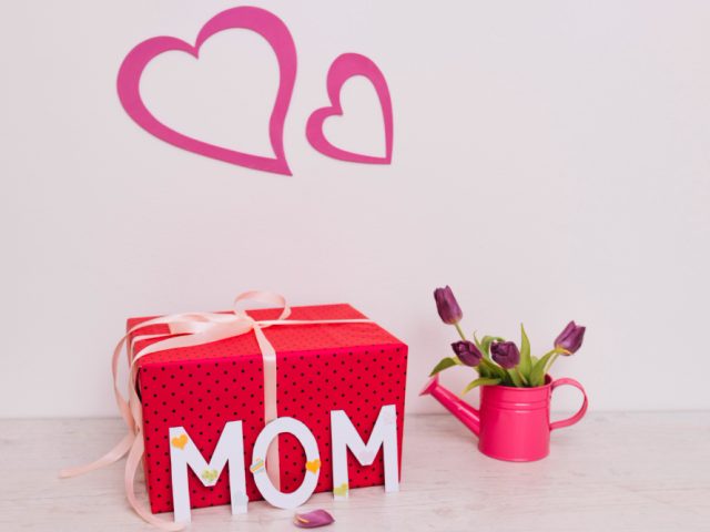 10 Excellent Early Pregnancy Gifts Every Mom Will Adore