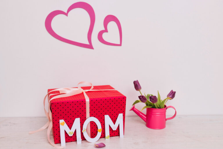10 Excellent Early Pregnancy Gifts Every Mom Will Adore