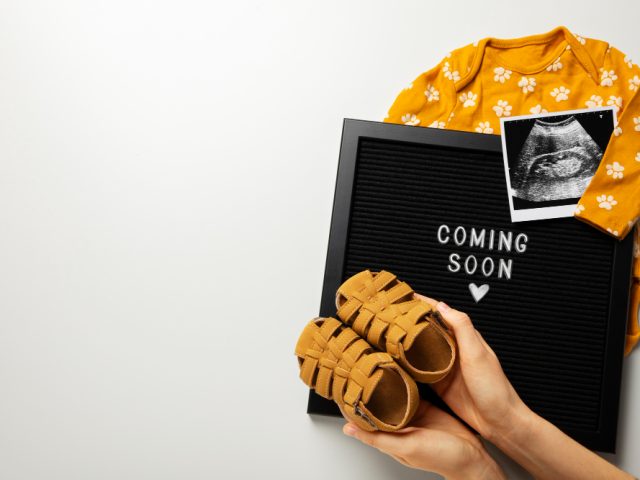 10 Cozy and Creative Fall Baby Announcement Ideas