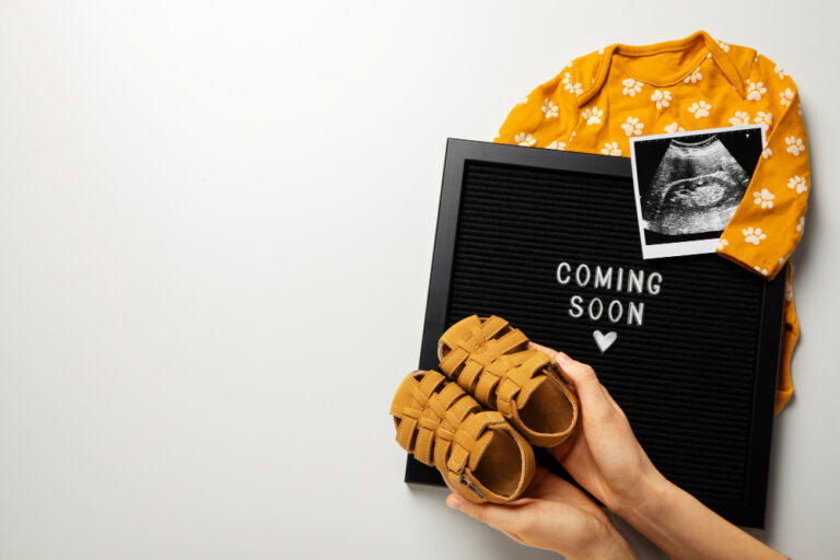 10 Cozy and Creative Fall Baby Announcement Ideas