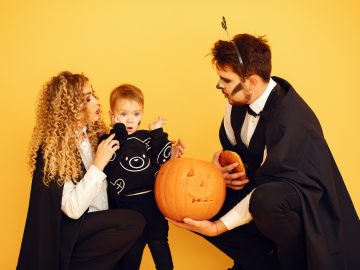 10 Spooktacular Halloween Baby Announcement Ideas