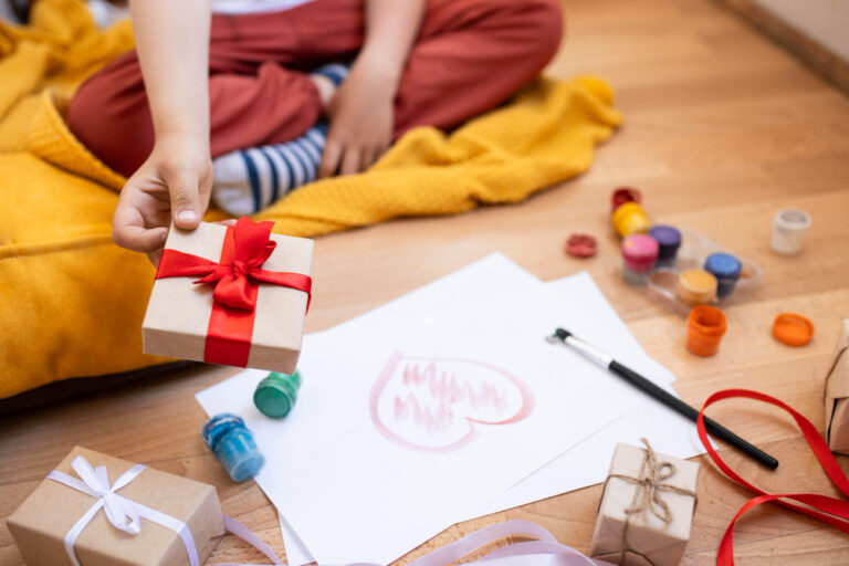 10 Holistic Pregnancy Gifts for a Nurturing and Joyful Journey
