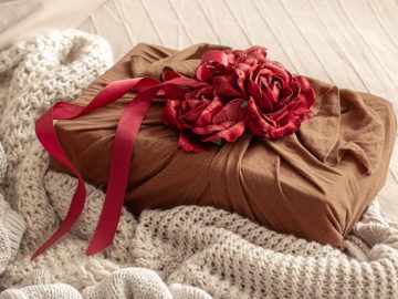 10 Luxury Pregnancy Gifts Every Mom-to-Be Will Adore