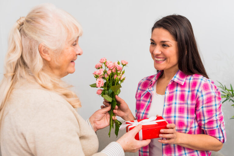 10 Heartfelt Pregnancy Gifts for Your Daughter-In-Law