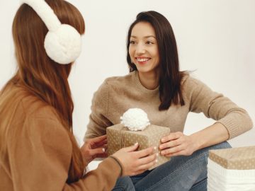 10 Heartfelt DIY Pregnancy Gifts Your Friend Will Treasure