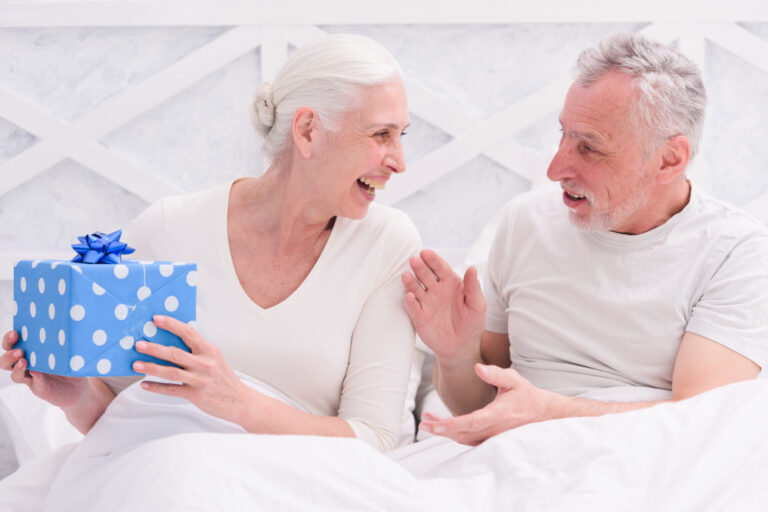 10 Heartwarming Pregnancy Gifts That Will Melt Grandparents Hearts
