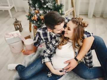 10 Heartfelt Pregnancy Gifts to Surprise Your Husband