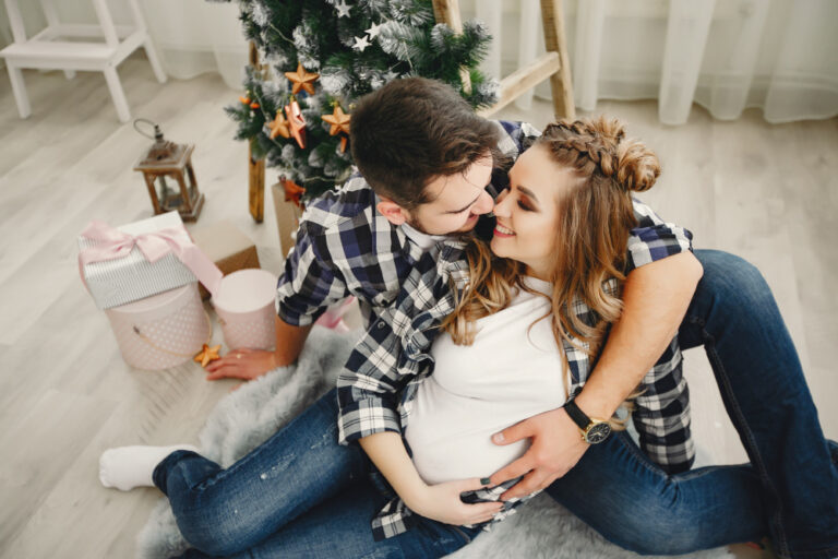 10 Heartfelt Pregnancy Gifts to Surprise Your Husband