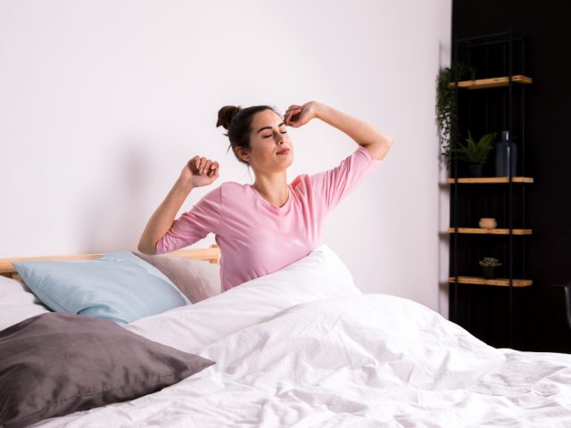 How to Wake Up Early? 10 Simple Ways to Start Your Day Right