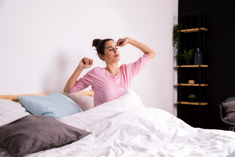 How to Wake Up Early? 10 Simple Ways to Start Your Day Right